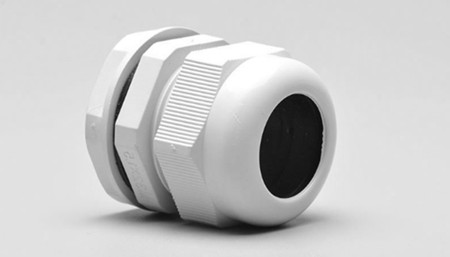 如何有效確保塑料防水電纜接頭出現(xiàn)滑牙現(xiàn)象？